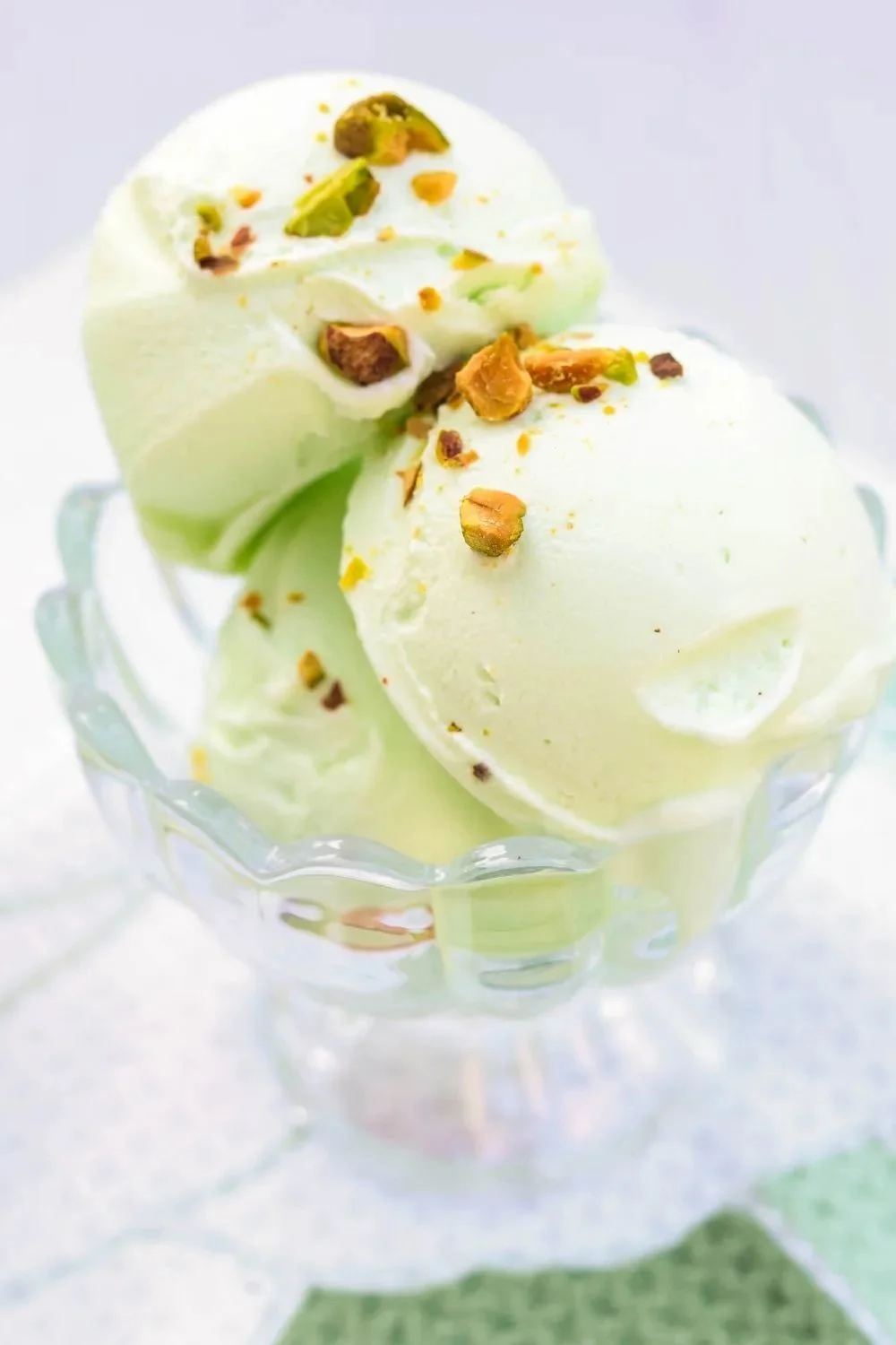 Copa de helado proteico de pistacho